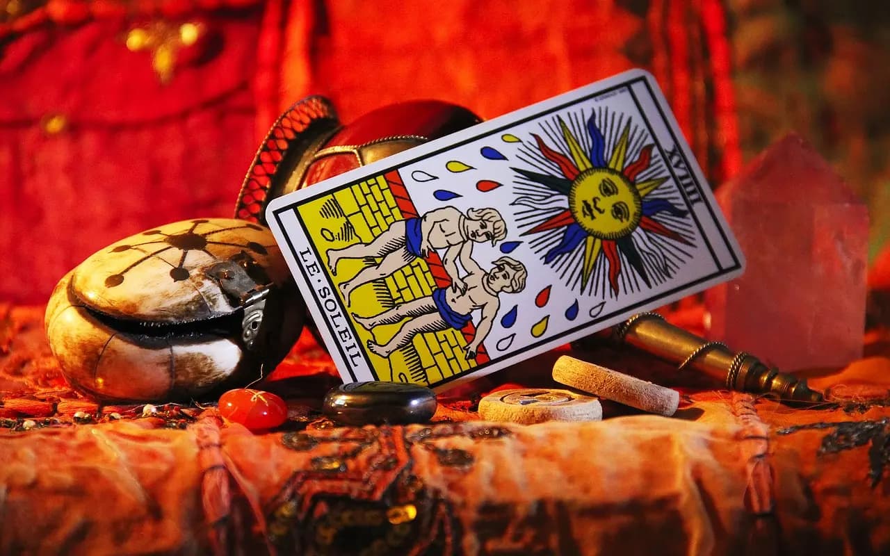 What Tarot Card Means Love?